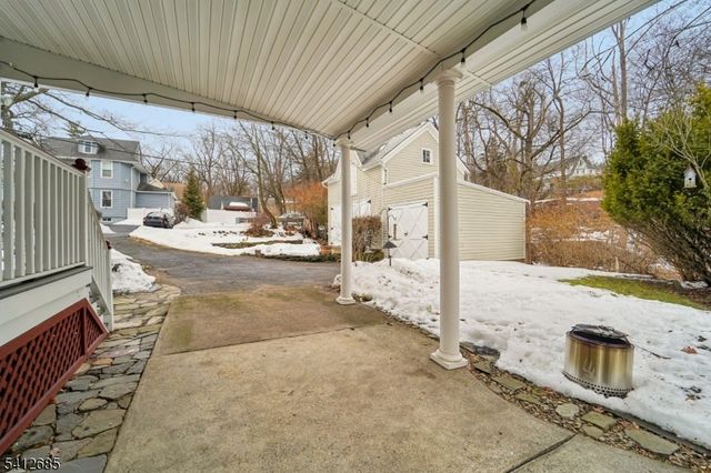 57 Pompton Rd, Haledon Boro, NJ 07508