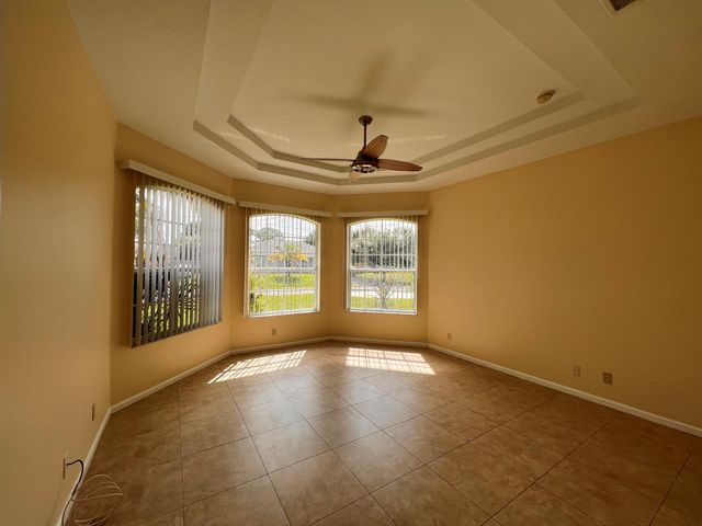449 SW Dagget Avenue, Port St Lucie, FL 34953