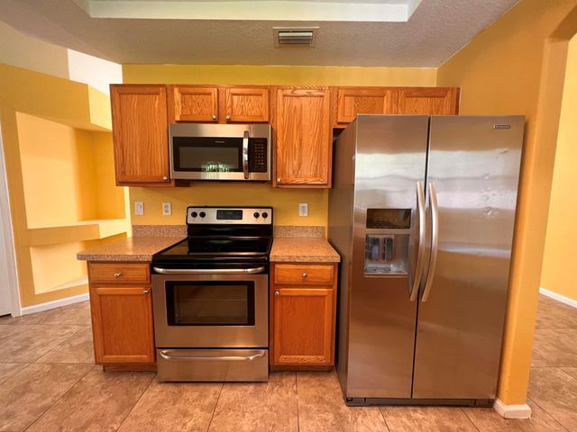 449 SW Dagget Avenue, Port St Lucie, FL 34953