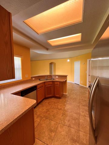 449 SW Dagget Avenue, Port St Lucie, FL 34953