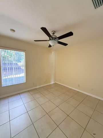 449 SW Dagget Avenue, Port St Lucie, FL 34953