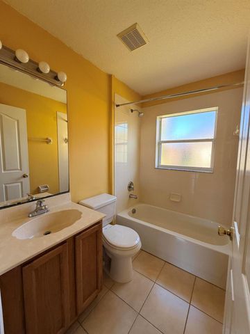 449 SW Dagget Avenue, Port St Lucie, FL 34953