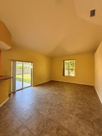 449 SW Dagget Avenue, Port St Lucie, FL 34953