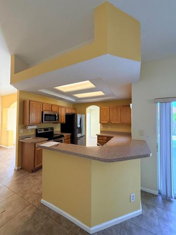 449 SW Dagget Avenue, Port St Lucie, FL 34953