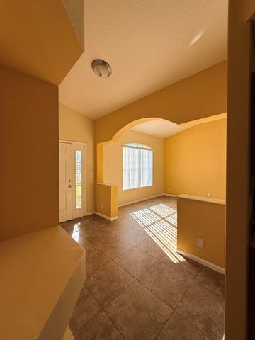 449 SW Dagget Avenue, Port St Lucie, FL 34953