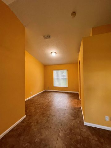 449 SW Dagget Avenue, Port St Lucie, FL 34953