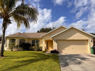 449 SW Dagget Avenue, Port St Lucie, FL 34953