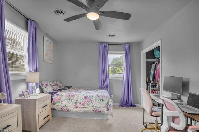 421 Plummer DR, Chesapeake, VA 23323