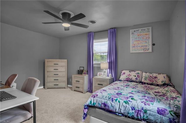 421 Plummer DR, Chesapeake, VA 23323