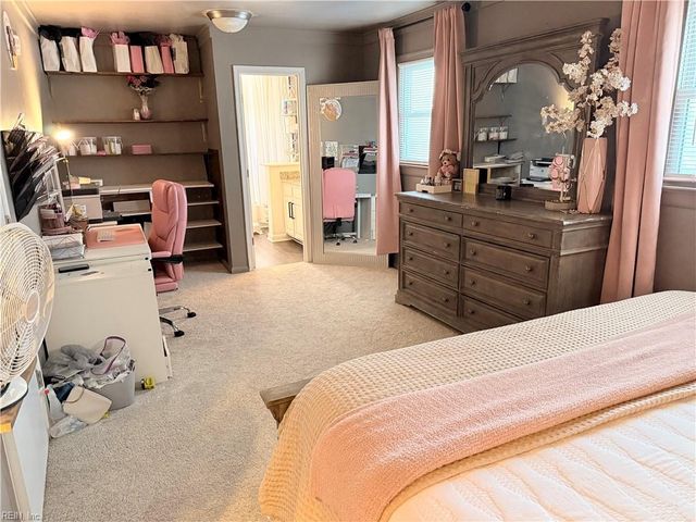 421 Plummer DR, Chesapeake, VA 23323