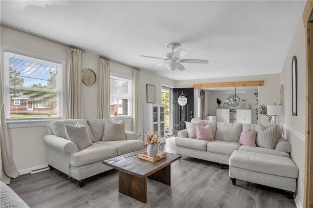 421 Plummer DR, Chesapeake, VA 23323