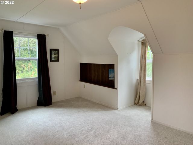 260 CRESCENT Dr, Kelso, WA 98626