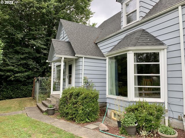 260 CRESCENT Dr, Kelso, WA 98626