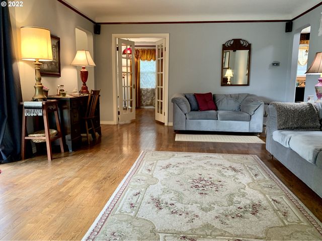 260 CRESCENT Dr, Kelso, WA 98626