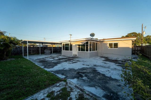 2501 NW 84th Way, Sunrise, FL 33322
