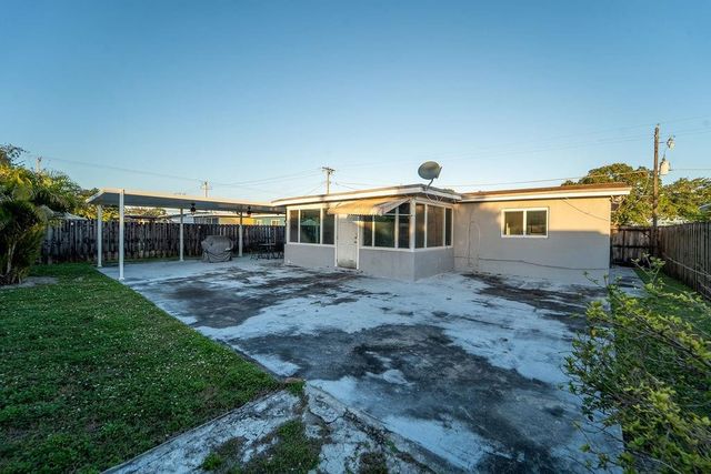 2501 NW 84th Way, Sunrise, FL 33322