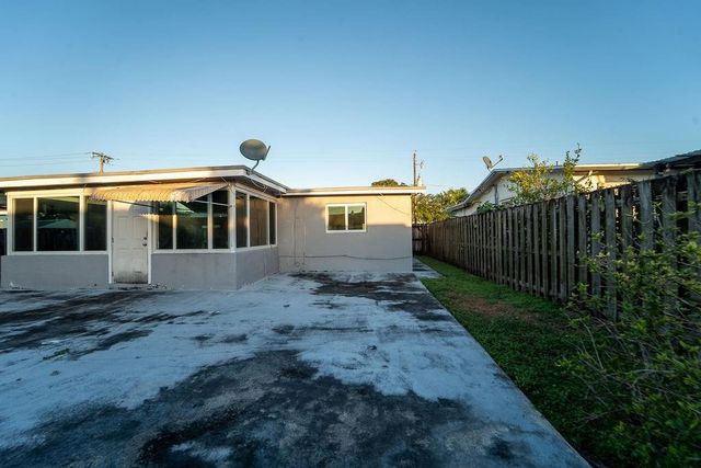 2501 NW 84th Way, Sunrise, FL 33322