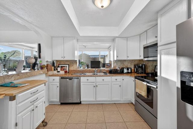 2501 NW 84th Way, Sunrise, FL 33322