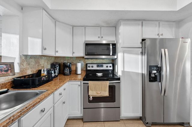 2501 NW 84th Way, Sunrise, FL 33322