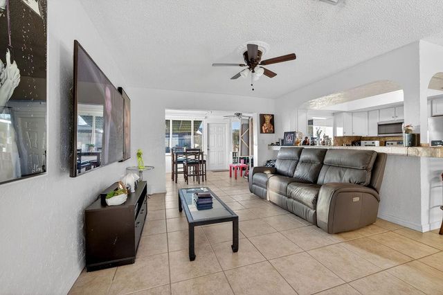 2501 NW 84th Way, Sunrise, FL 33322