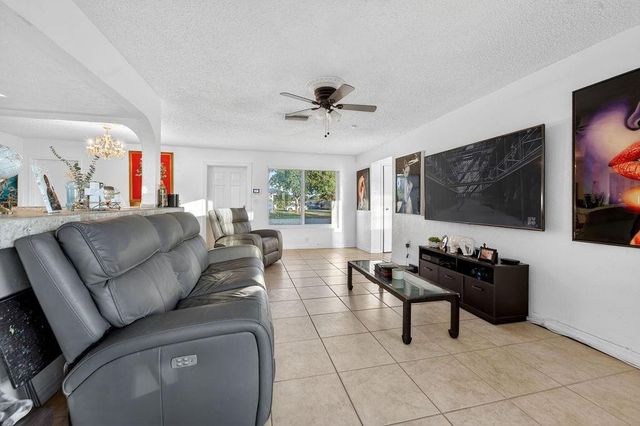 2501 NW 84th Way, Sunrise, FL 33322