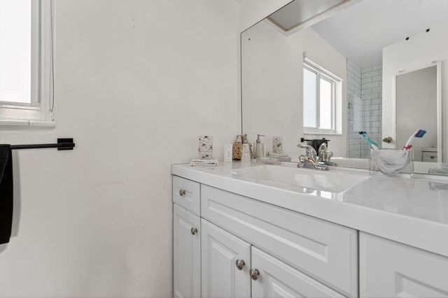 2501 NW 84th Way, Sunrise, FL 33322