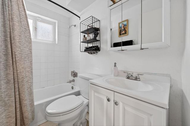 2501 NW 84th Way, Sunrise, FL 33322