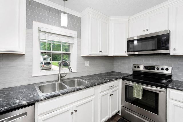 601 S Peoria Street, Louisburg, KS 66053