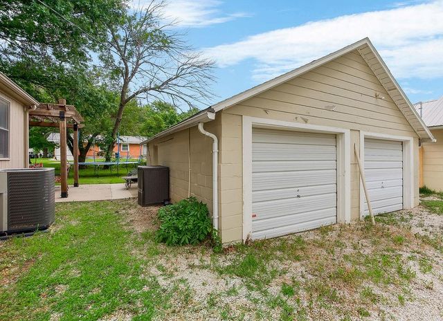 601 S Peoria Street, Louisburg, KS 66053