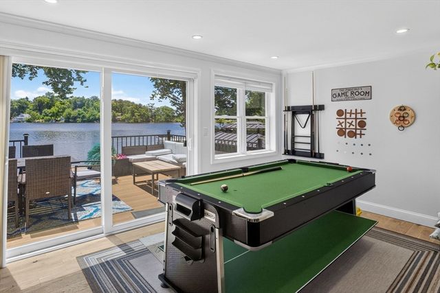 77 Furnace Ln, Pembroke, MA 02359