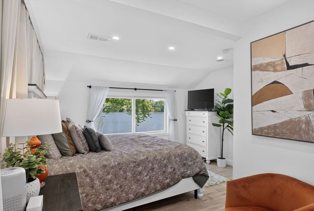 77 Furnace Ln, Pembroke, MA 02359