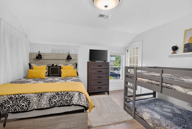 77 Furnace Ln, Pembroke, MA 02359
