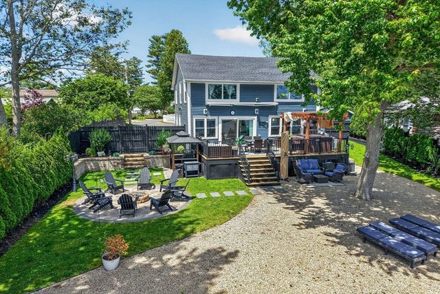 77 Furnace Ln, Pembroke, MA 02359