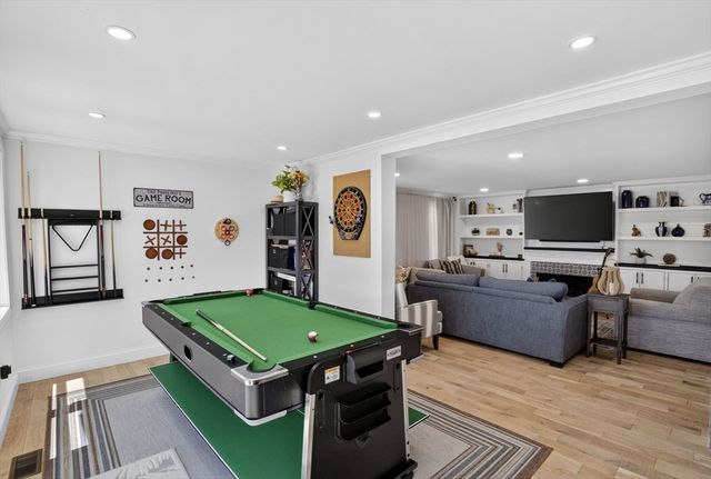 77 Furnace Ln, Pembroke, MA 02359
