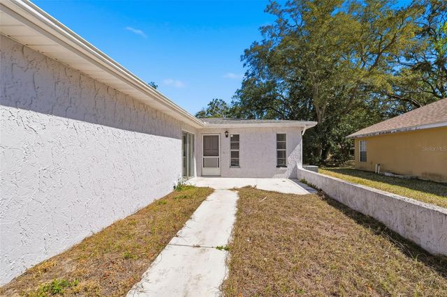 1284 LONDON AVENUE, Spring Hill, FL 34606
