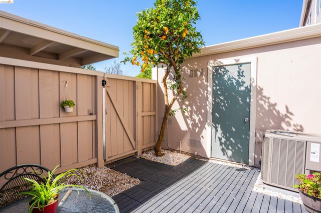 1260 Pine Creek Way I, Concord, CA 94520