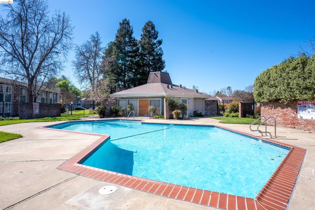 1260 Pine Creek Way I, Concord, CA 94520