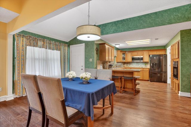 300 Post Lane, Burleson, TX 76028