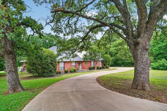 300 Post Lane, Burleson, TX 76028