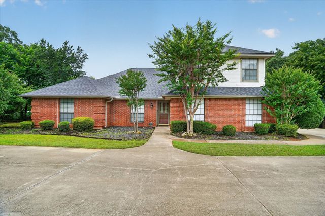 300 Post Lane, Burleson, TX 76028