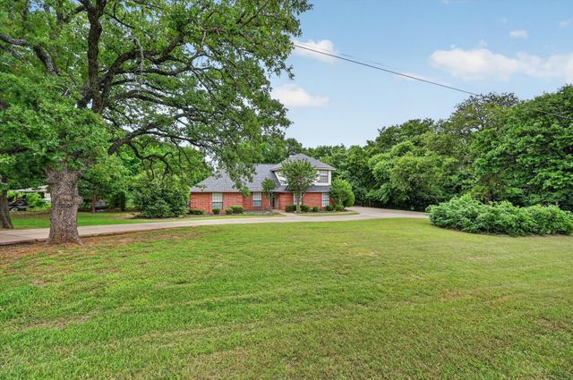 300 Post Lane, Burleson, TX 76028