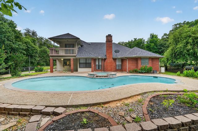 300 Post Lane, Burleson, TX 76028