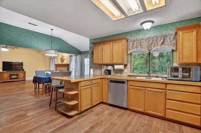 300 Post Lane, Burleson, TX 76028