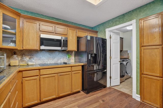 300 Post Lane, Burleson, TX 76028