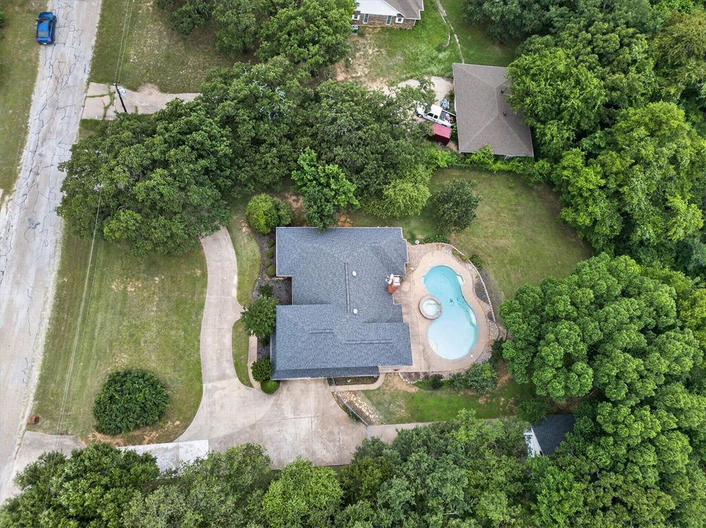 300 Post Lane, Burleson, TX 76028