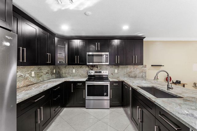 6384 Adriatic Way, West Palm Beach, FL 33413