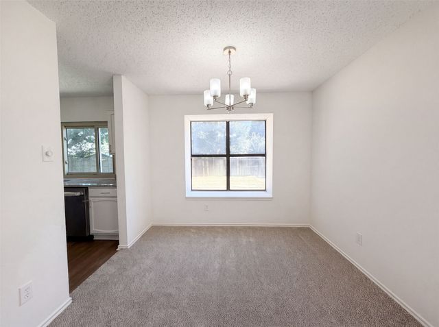 220 Creekwood Lane, Fort Worth, TX 76134