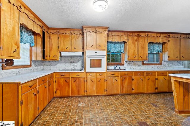 18348 25 Highway, Ware Shoals, SC 29692