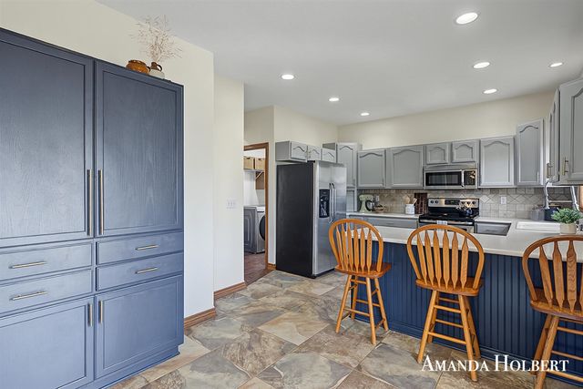 7841 Cidermill Drive, Grand Rapids, MI 49508