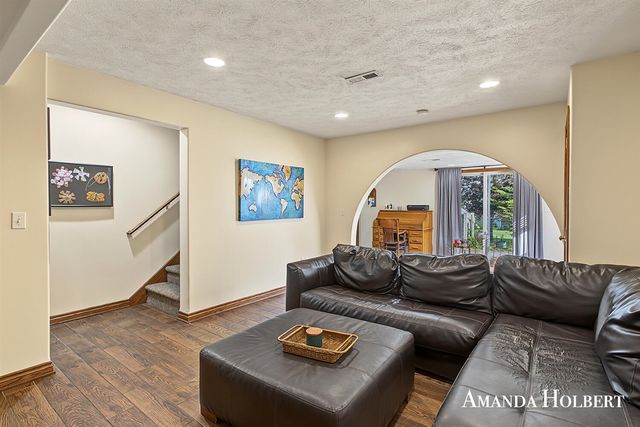 7841 Cidermill Drive, Grand Rapids, MI 49508